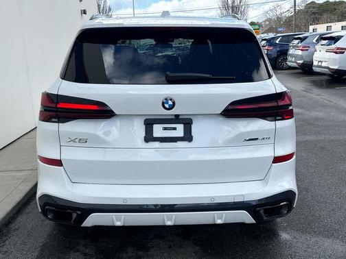 Alpine White 2024 BMW X5 xDrive40i