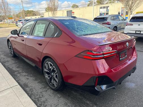 Vegas Red Metallic 2026 BMW 530 xDrive