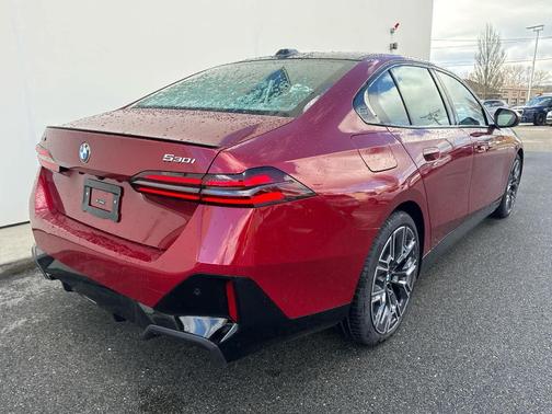 Vegas Red Metallic 2026 BMW 530 xDrive