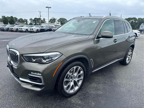Manhattan Green Metallic 2021 BMW X5 xDrive40i