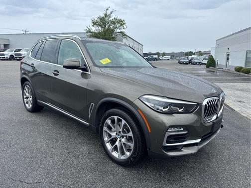 Manhattan Green Metallic 2021 BMW X5 xDrive40i