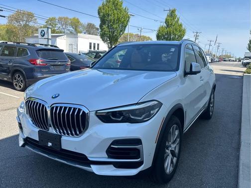 Mineral White Metallic 2022 BMW X5 xDrive40i