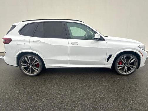 2021 BMW X5 M50i