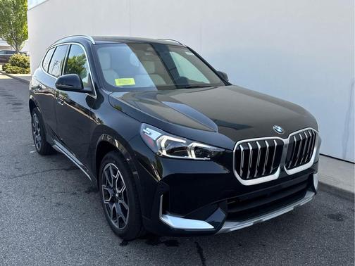 Black Sapphire Metallic 2026 BMW X1 xDrive28i