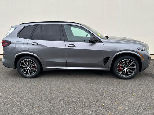2026 BMW X5 M60i