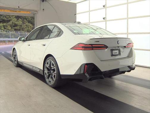 2025 BMW 540 i xDrive
