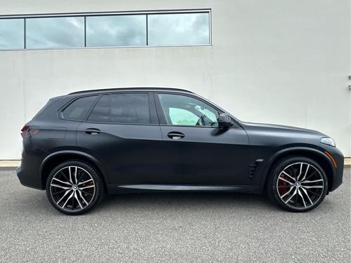 Alpine White 2024 BMW X5 M60i