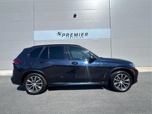 Carbon Black Metallic 2020 BMW X5 M50i