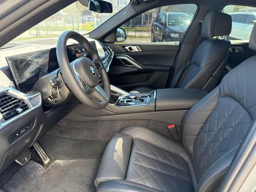 2026 BMW X6 xDrive40i