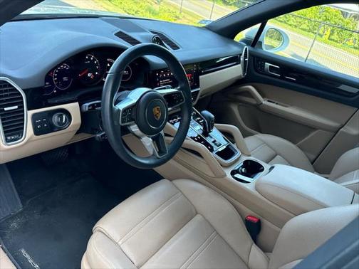 2022 Porsche Cayenne AWD