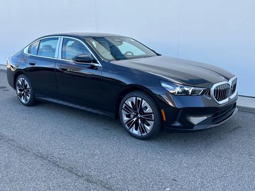 Black Sapphire Metallic 2026 BMW 530 xDrive