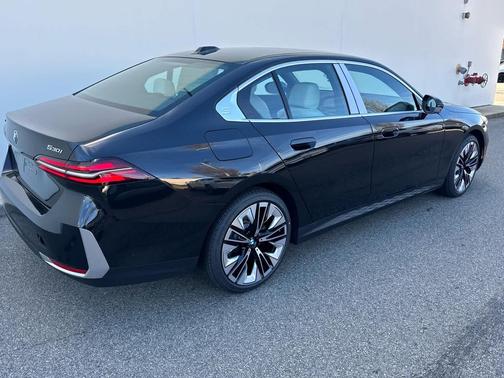 Black Sapphire Metallic 2026 BMW 530 xDrive