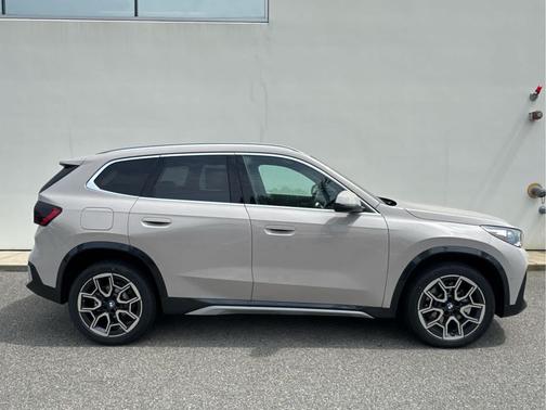 Dune Grey Metallic 2026 BMW X1 xDrive28i