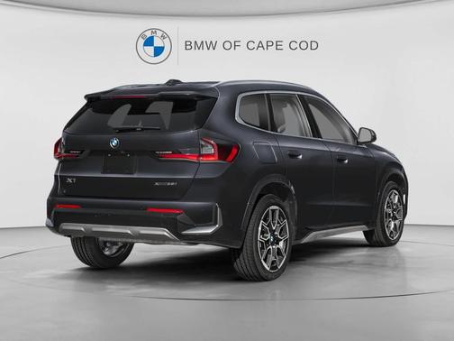 Black Sapphire Metallic 2026 BMW X1 xDrive28i