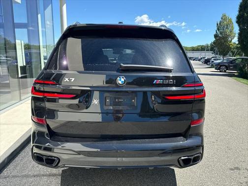 2024 BMW X7 M60i