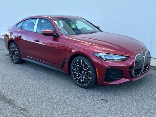 Vegas Red Metallic 2026 BMW i4 Gran Coupe xDrive40