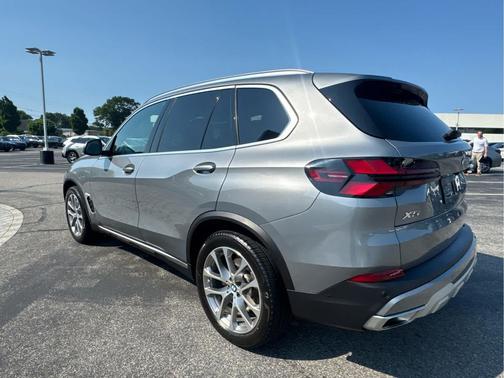 Skyscraper Grey Metallic 2024 BMW X5 xDrive40i