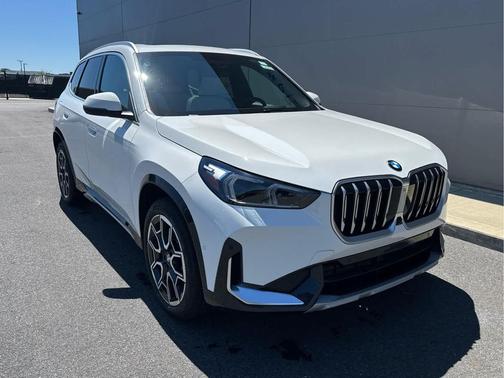 Alpine White 2026 BMW X1 xDrive28i