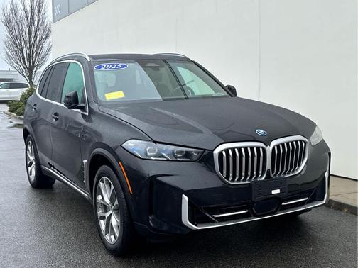 Black Sapphire Metallic 2025 BMW X5 PHEV xDrive50e