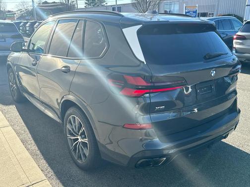 2026 BMW X5 M60i