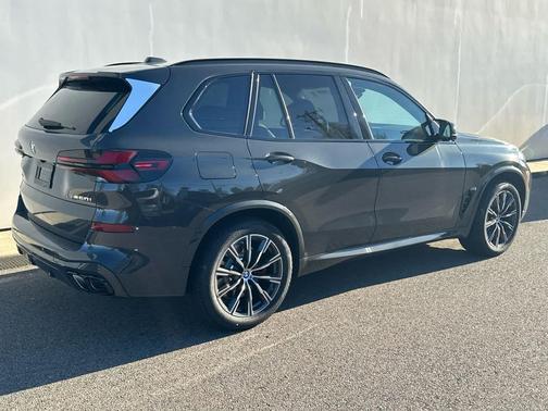 2026 BMW X5 M60i