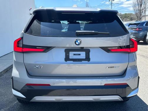 Space Silver Metallic 2026 BMW X1 xDrive28i