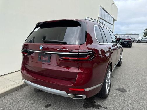 2025 BMW X7 xDrive40i