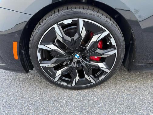 Black Sapphire Metallic 2024 BMW 540 xDrive