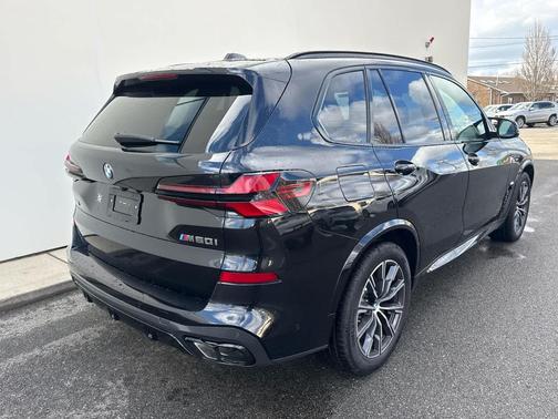 Black Sapphire Metallic 2026 BMW X5 M60i