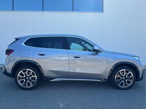 Space Silver Metallic 2024 BMW X1 xDrive28i