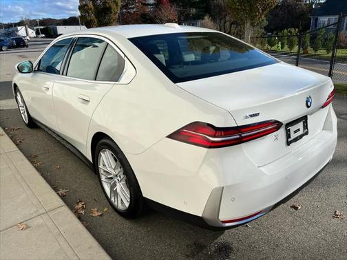 2024 BMW 530 i xDrive