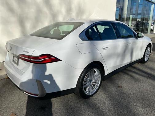 2024 BMW 530 i xDrive