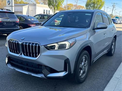 Space Silver Metallic 2026 BMW X1 xDrive28i