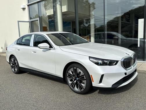 2026 BMW 530 i xDrive