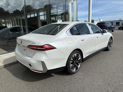 2026 BMW 530 i xDrive