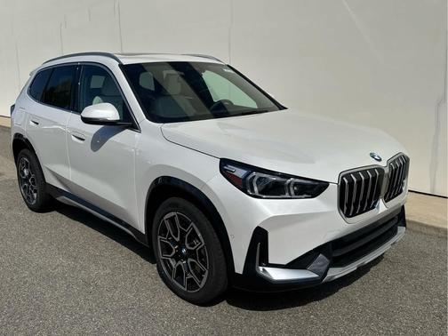 Mineral White Metallic 2026 BMW X1 xDrive28i