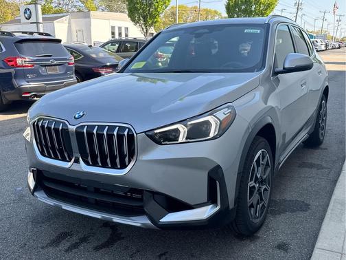 Space Silver Metallic 2026 BMW X1 xDrive28i
