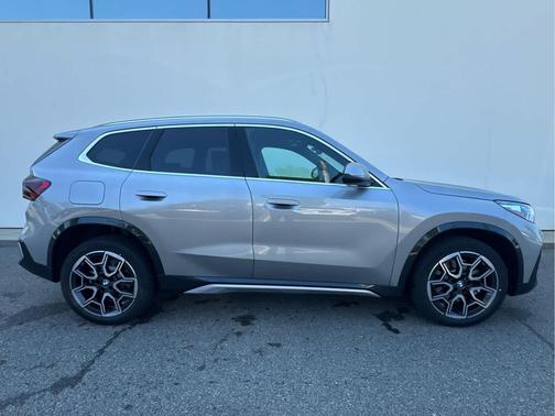 Space Silver Metallic 2026 BMW X1 xDrive28i