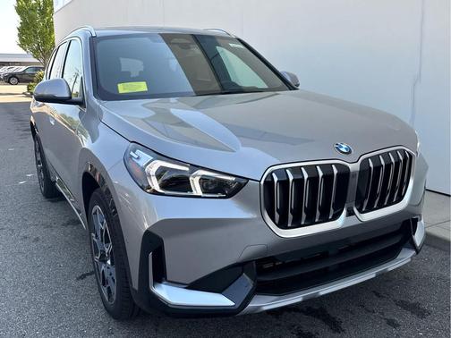 Space Silver Metallic 2026 BMW X1 xDrive28i