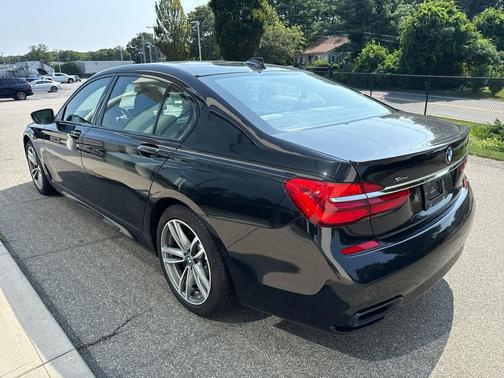 2018 BMW 750 i xDrive