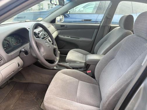 Lunar Mist Metallic 2002 Toyota Camry LE