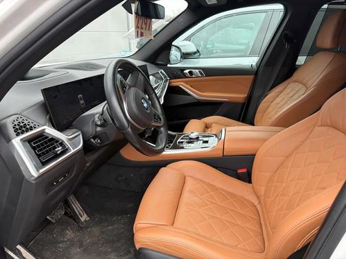 Alpine White 2024 BMW X5 xDrive40i