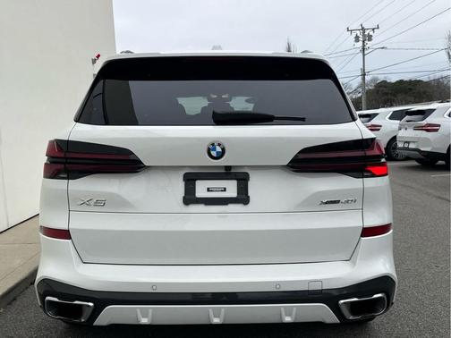 Alpine White 2024 BMW X5 xDrive40i