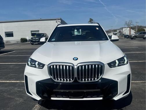 Alpine White 2024 BMW X5 xDrive40i