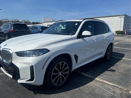 Alpine White 2024 BMW X5 xDrive40i