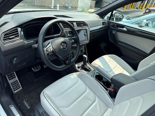 2021 Volkswagen Tiguan 2.0T SEL R-Line 4MOTION