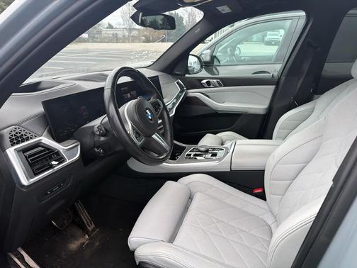 Brooklyn Grey Metallic 2024 BMW X5 xDrive40i