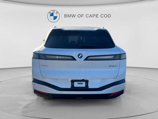Mineral White Metallic 2027 BMW X5 40 xDrive