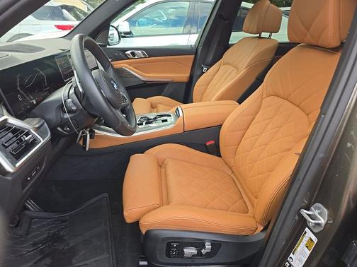 Manhattan Green Metallic 2026 BMW X5 xDrive40i