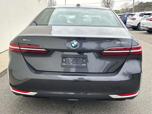 Dark Graphite Metallic 2026 BMW 530 xDrive